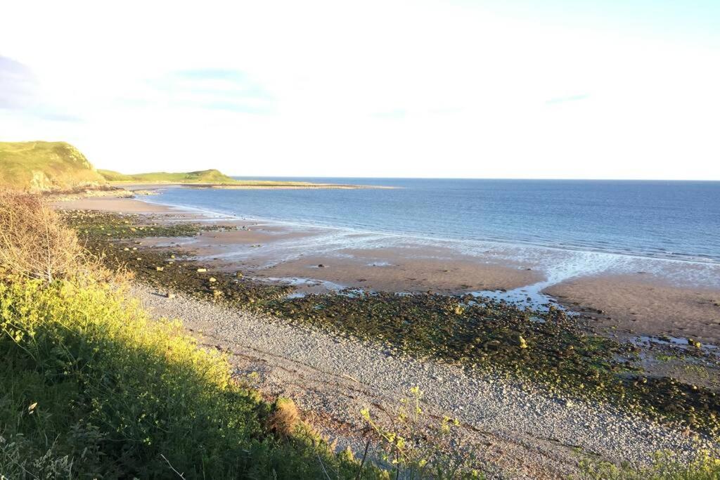Cosy, Coastal Retreat With A Large Garden Villa Monreith Luaran gambar
